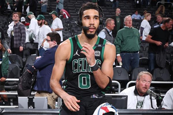 可持球的杜 可持球的杜